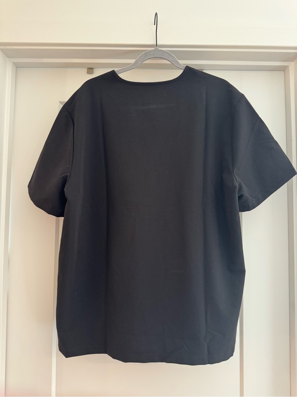 FIGS Men’s Leon Scrub Top - Picture 2 of 6